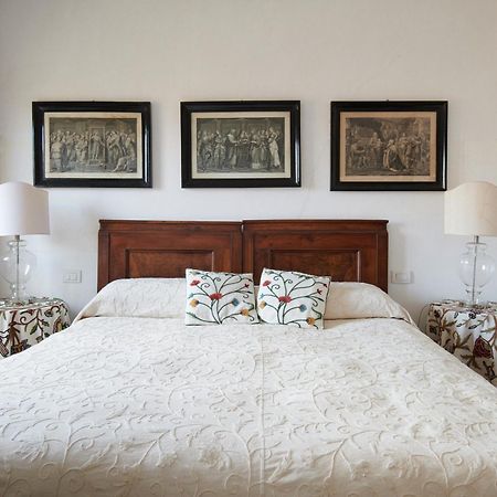 Aparthotel Palazzo Contarini Della Porta Di Ferro Venezia Esterno foto