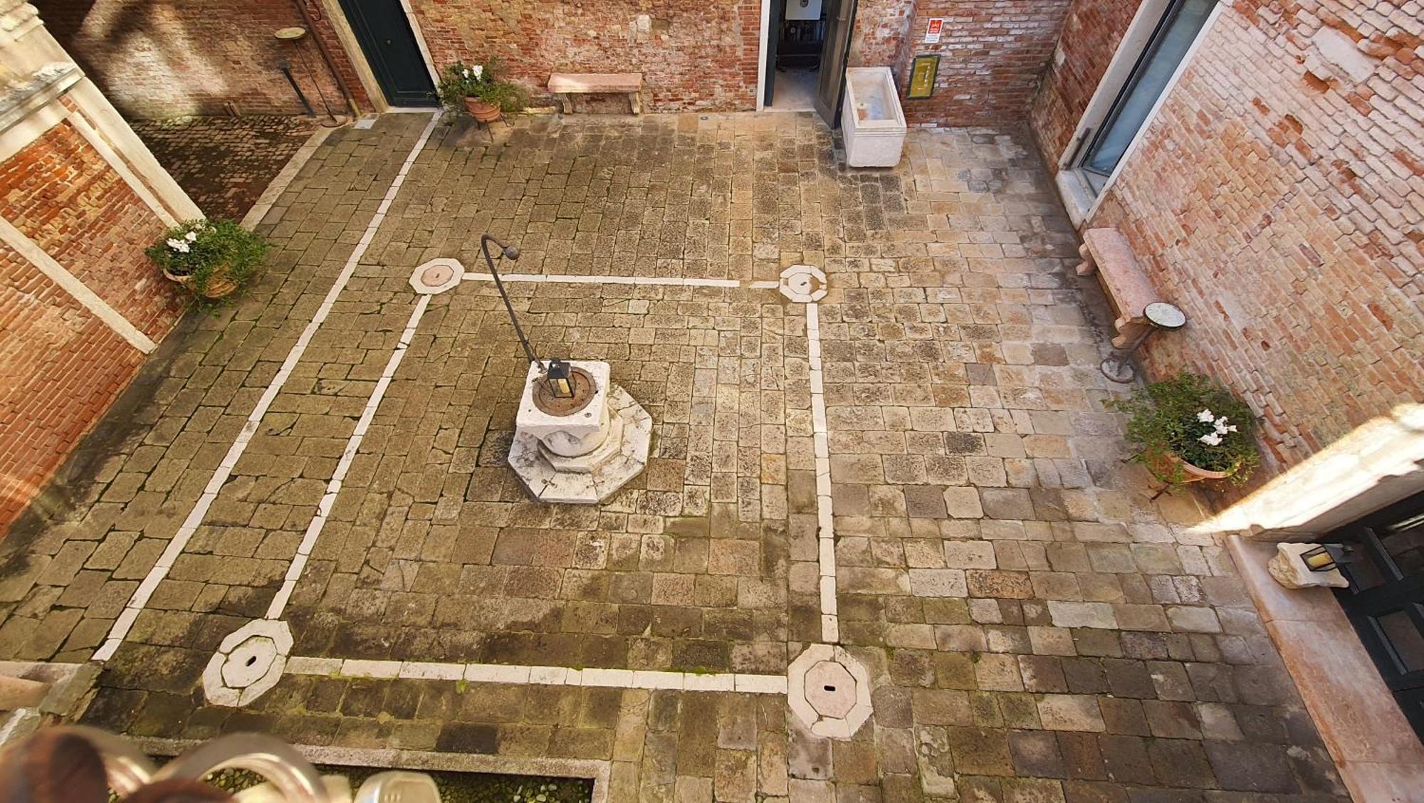 Aparthotel Palazzo Contarini Della Porta Di Ferro Venezia Esterno foto