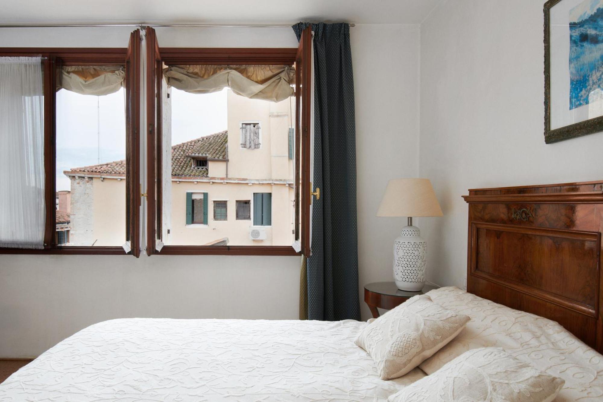 Aparthotel Palazzo Contarini Della Porta Di Ferro Venezia Esterno foto