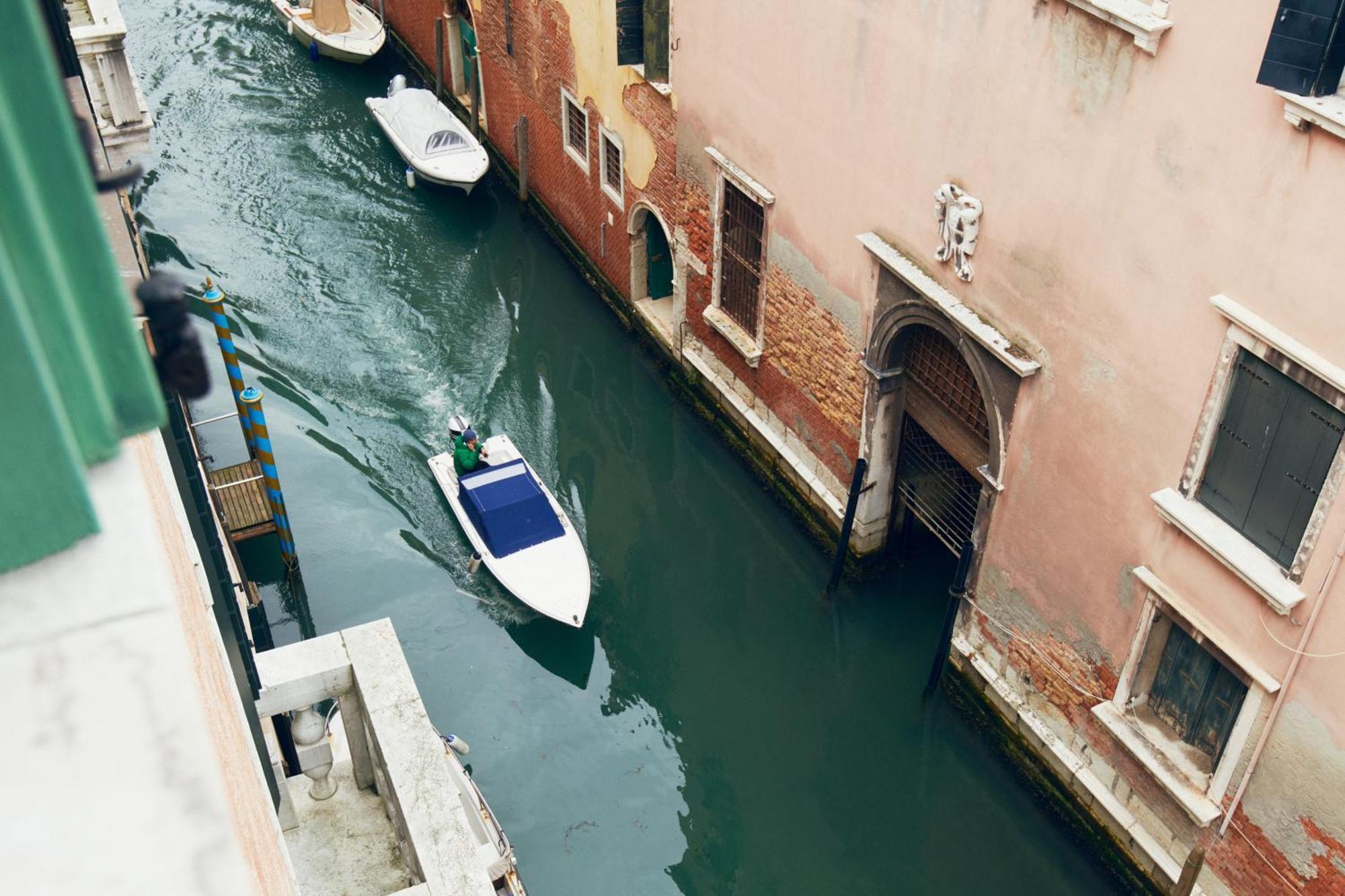 Aparthotel Palazzo Contarini Della Porta Di Ferro Venezia Esterno foto