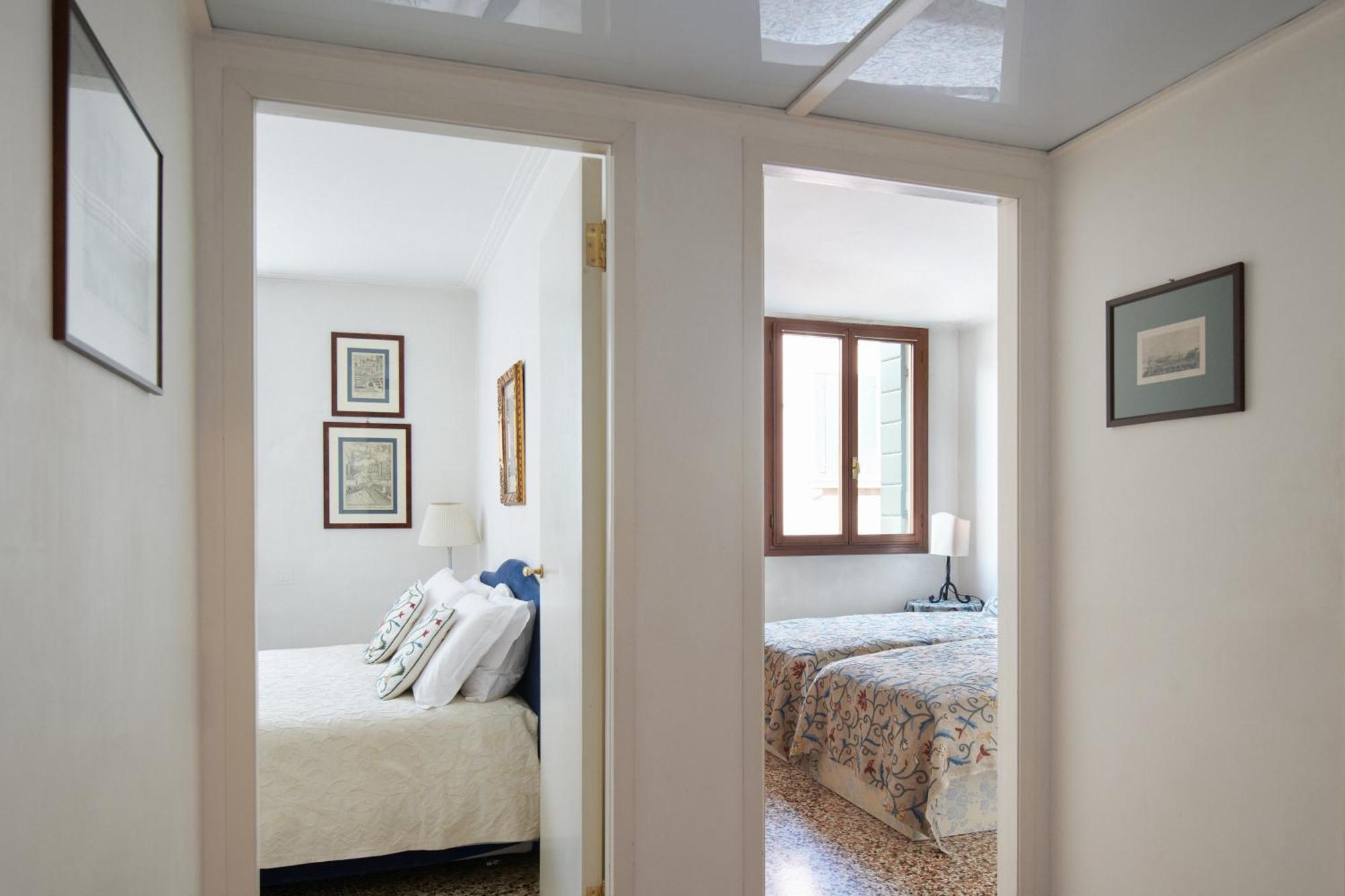 Aparthotel Palazzo Contarini Della Porta Di Ferro Venezia Esterno foto